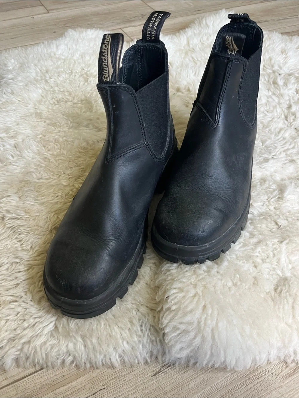 Blundsone 2239 Lug Black Chelsea Boots- Women's Slip-On Ankle Boots